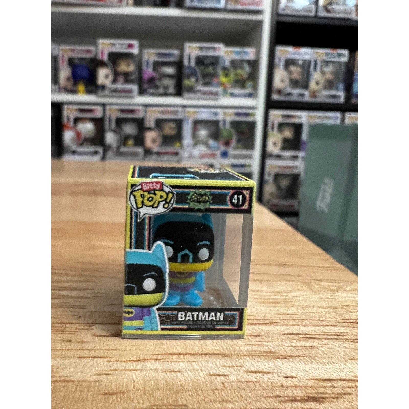 ONLY 4000 PIECES LE BLACKLIGHT Batman Bitty Funko Pop #41 Ad