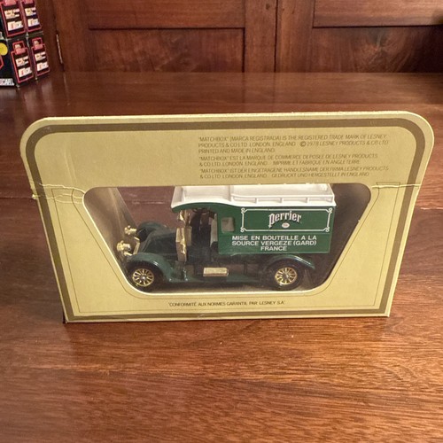 Matchbox Models of Yesteryear 1916 Renault Type AG Perrier Delivery Green Truck - Picture 3 of 4