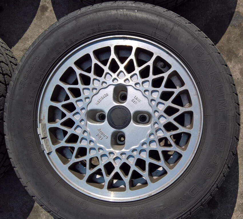 CERCHI IN LEGA LEGGERA RIAL MISURA 6Jx15H2 COMPLETI DI PNEUMATICI TUBELESS BARUM - Immagine 2 di 4