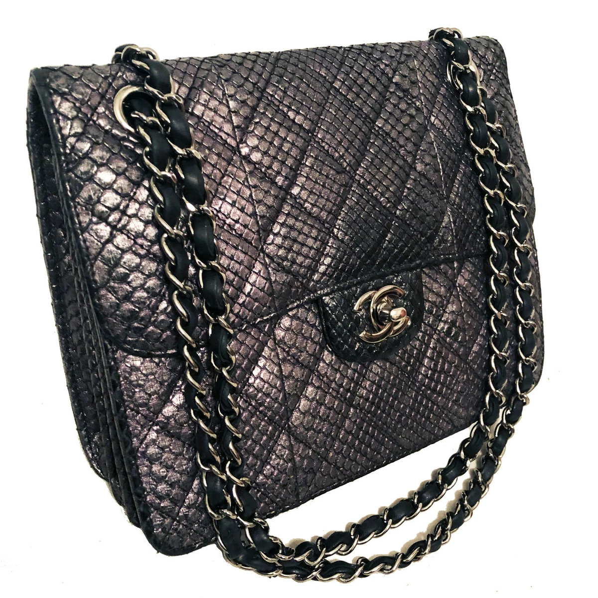 Chanel - Authenticated Chanel 19 Handbag - Python Black for Women, Good Condition