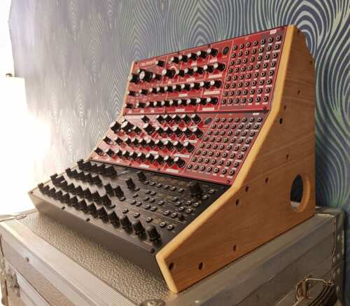 Behringer Triple Oak Veneered Stand for Model D, Pro1, K2, Cat And Neutron Etc - Picture 3 of 4
