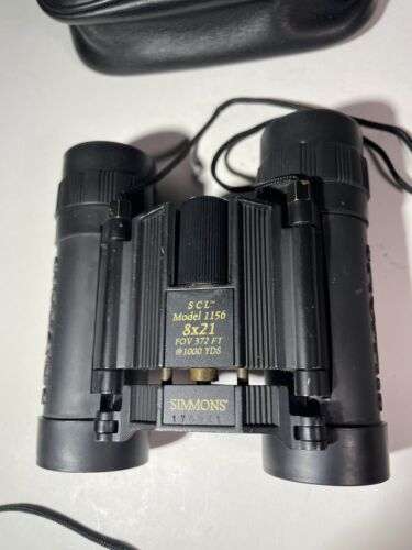 Simmons 1156 8x21 Binoculars with Marlboro Adventure Team Soft Zip Case - Picture 3 of 24