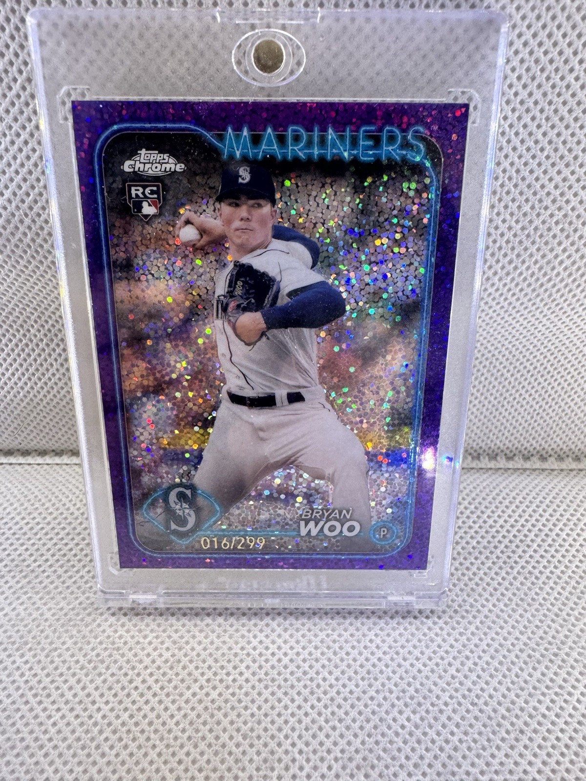 Topps Chrome 2024 Bryan Woo RC #172 Purple Speckle Refractor /299 Mariners