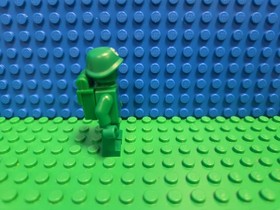 LEGO Green Army Man Minifigure Medic toy002 7595 Toy Story CMF Lot Rare Retired