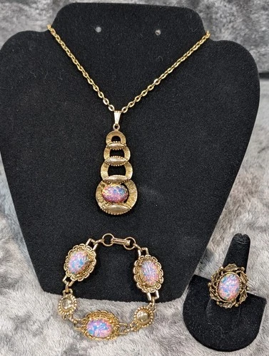 Vintage Costume Jewelry 3 Pc Set Gold Tone Foil Glass Fire Opal Cabachon