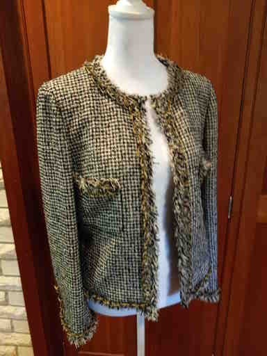 CHANEL Cruise collection (10C) tweed blazer/coat with metallic trim