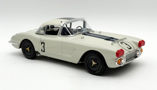 REAL ART REPLICAS Chevrolet Corvette Cunningham – Le Mans 1960 – Échelle 1/18