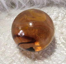 LARGE AMBER ART GLASS MARBLE BLACK WHITE SWIRLED RIBBONS LOTS OF BUBBLES 1.61"