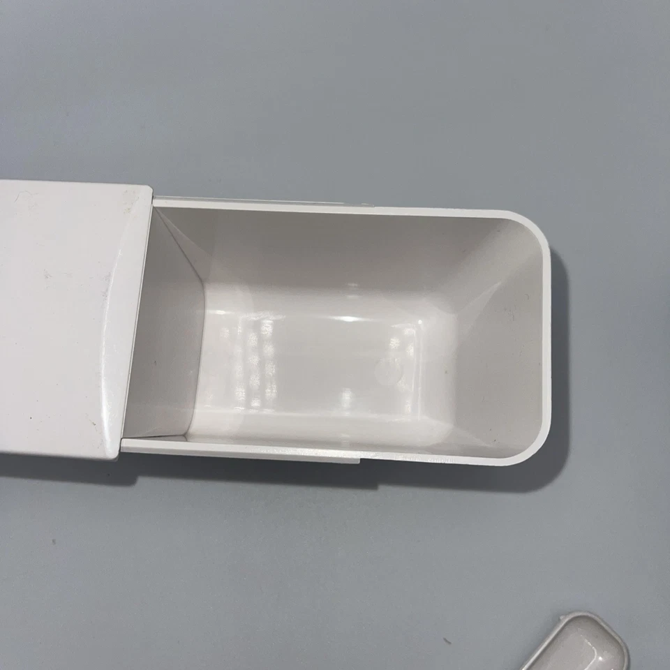 Pampered Chef Adjustable Measuring Cup, Teaspoon & Tablespoon Set of 3 - Image 3 of 4