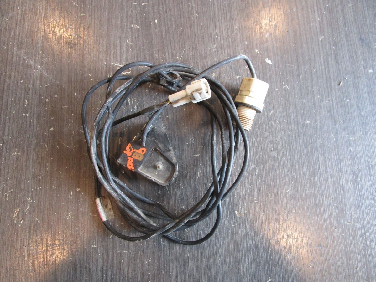 98 YAMAHA GP1200 SPEED SENSOR PADDLE WHEEL GP7-U8K31-00-00 98 YAMAHA GP1200 SPEED SENSOR PADDLE WHEEL GP7-U8K31-00-00