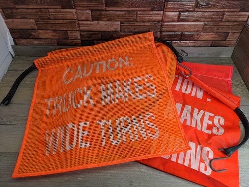 Caution Truck Makes Wide Turns Nylon Orange Safety Flags Lot of 5 17.5" x 17.5" - 第 1/17 張圖片