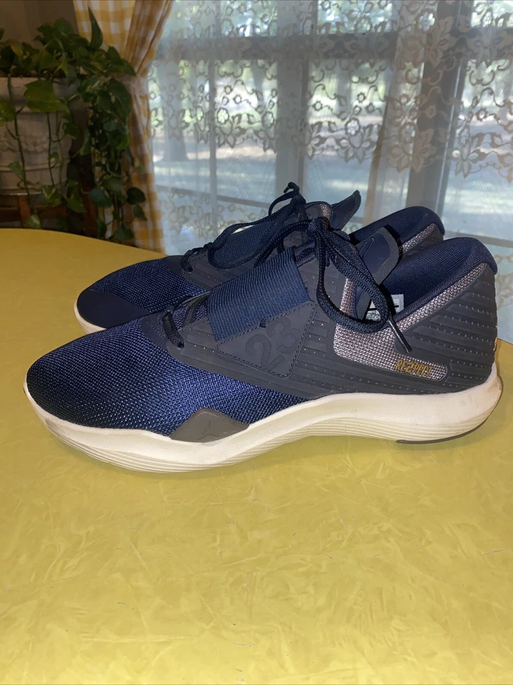 Nike Air Jordan Implacable RE2PECT Talla 12 Zapatos Atléticos Tenis A01930-402 Foto 2 de 4