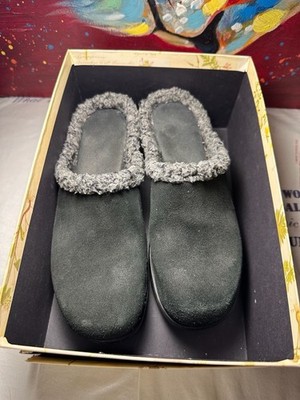 Predictions Leather Collection Women's Black Suede Clog Slippers with Faux Fur 