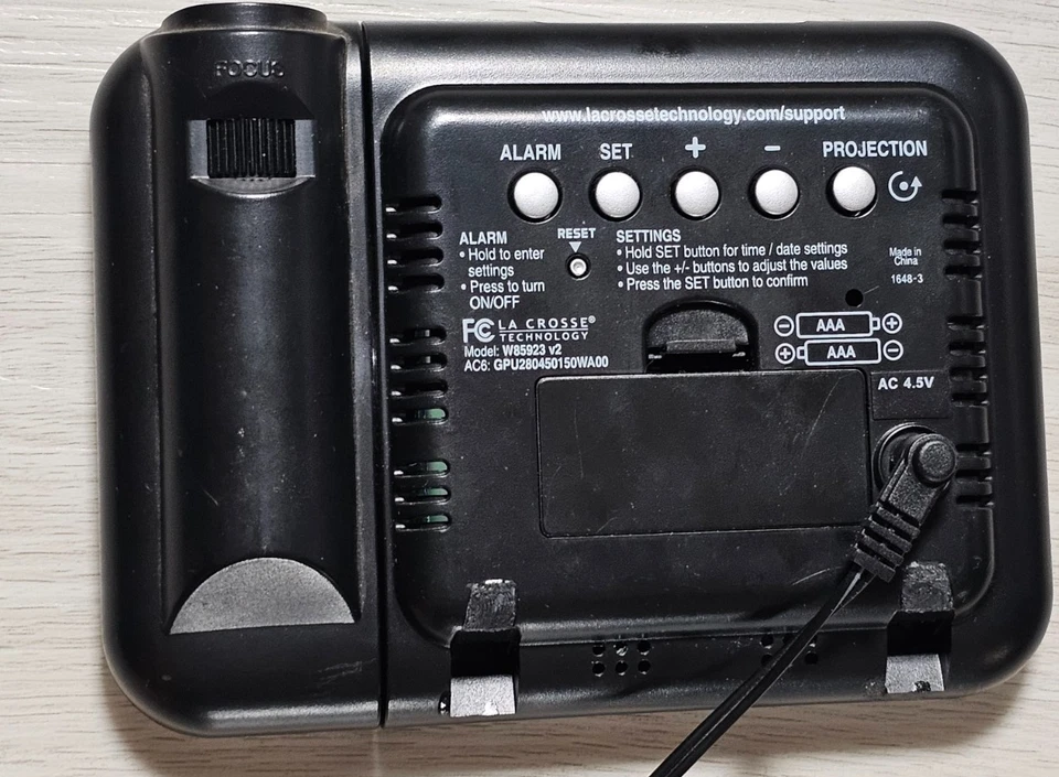 La Crosse Technology Projection Electric Alarm Clock 616-1412 La Crosse Perfect - Image 2 of 4