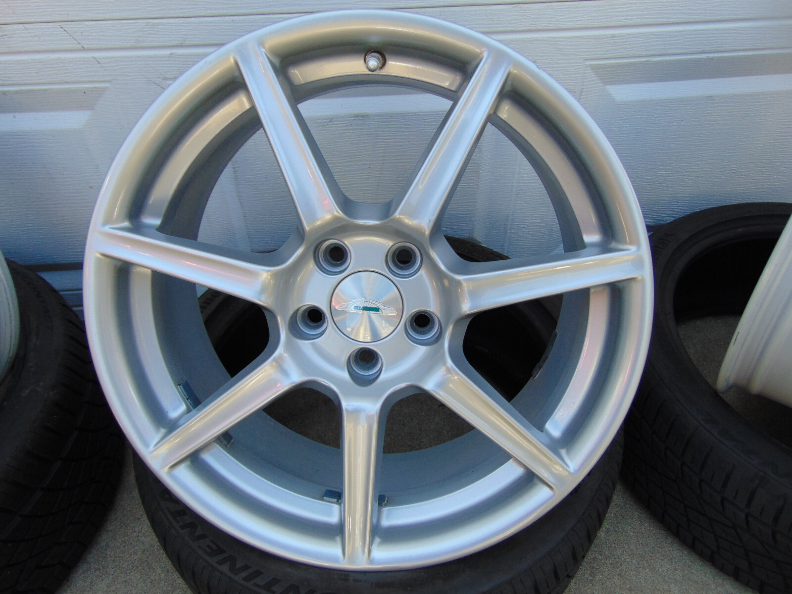 1 USED Silver OEM Aston Martin Vantage 19X8.5 Rim & TPMS 6G33-1007 FREE SHIPPING