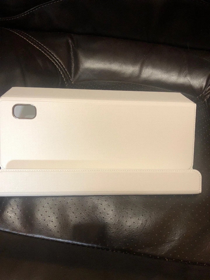 NEW Samsung Galaxy Tab S 8.4" Simple Cover White EF-DT700WWEGUJ Free Shipping!! - Image 4 of 4