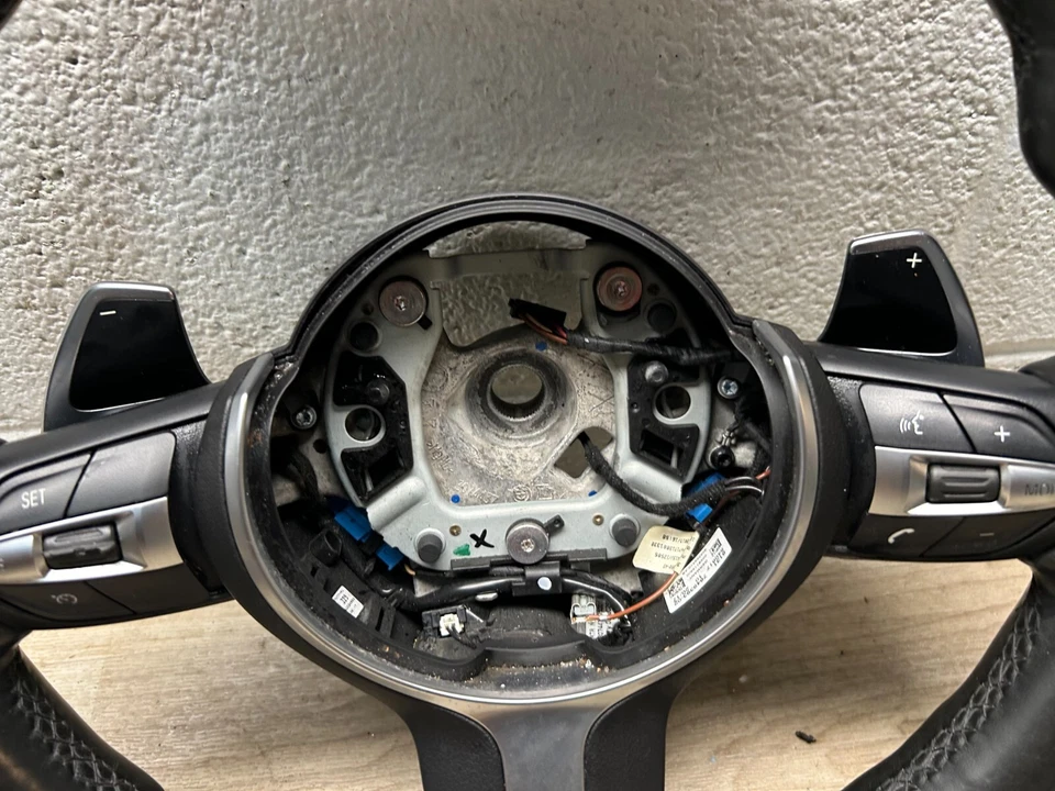 BMW 330I 440I F30 F36 OEM SPORT LEATHER STEERING WHEEL BLACK PADDLE SHIFT - Image 4 of 4