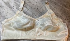Bali 3820 Double Support Full-Figure Wireless Bra 42DD Ivory White
