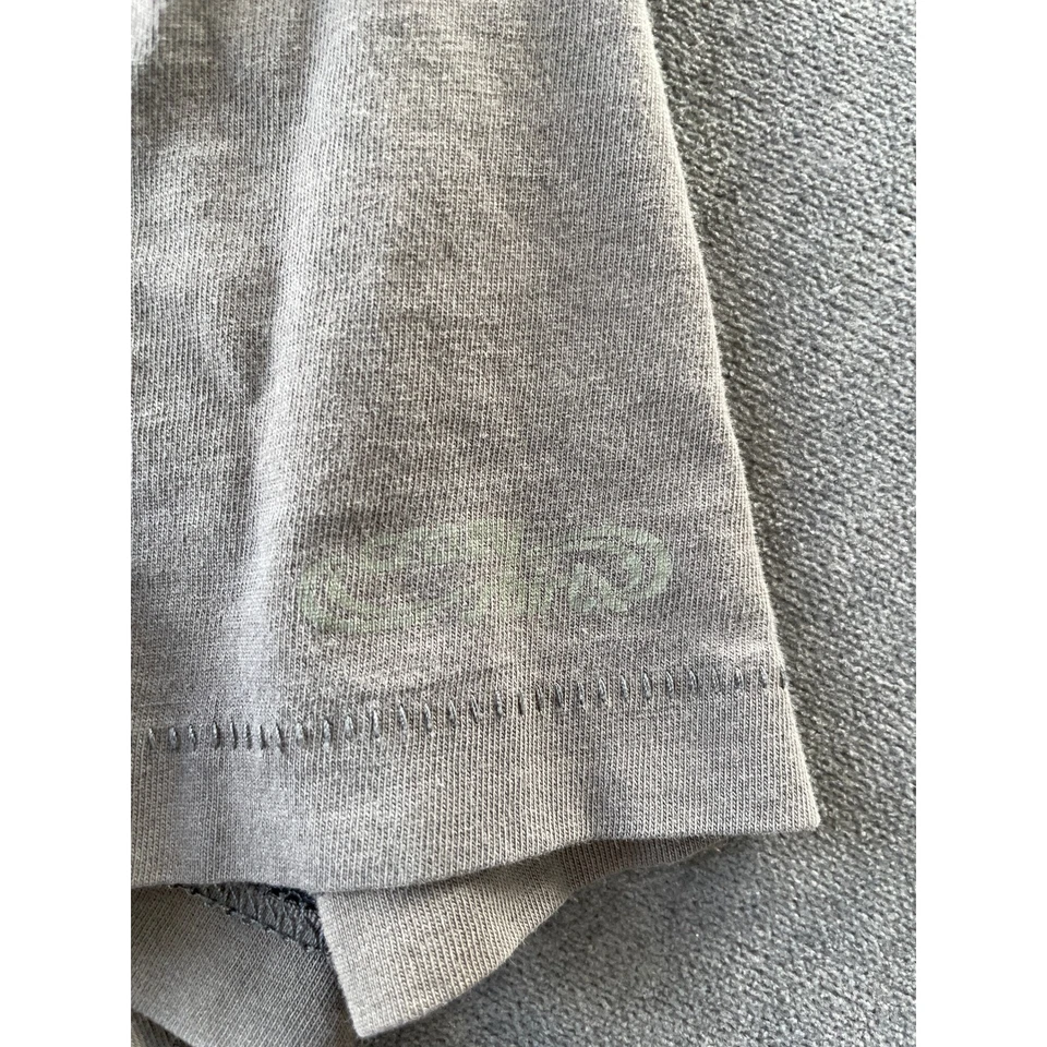 Camiseta Gráfica Crazy Shirts Wyland Tartaruga Marinha Masculina S Cinza Oceano Vida Marinha 2005 - Imagem 4 de 4