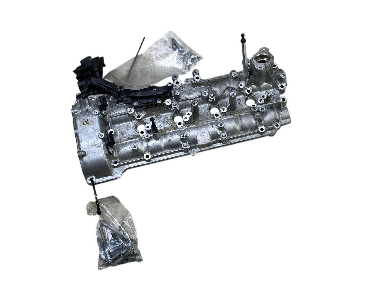 2022 Aston Martin V8 Vantage 4.0L M177 Left Engine Valve Cover Oem