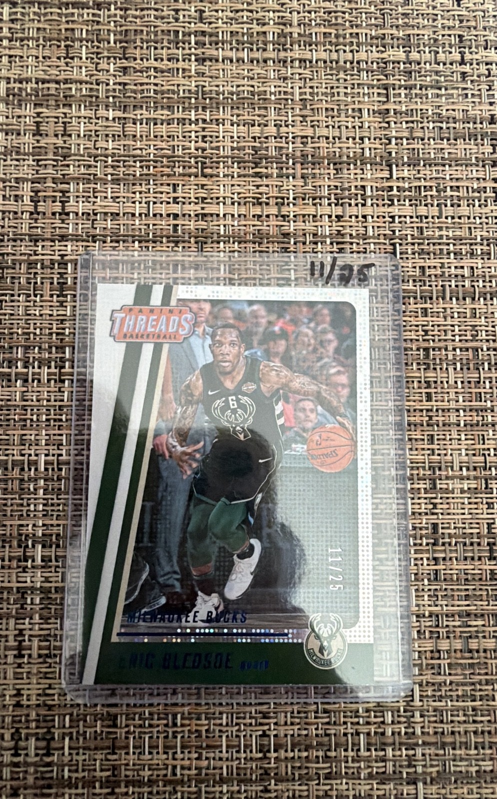 2017-18 Panini Threads - Eric Bledsoe #25 Blue Dazzle /25