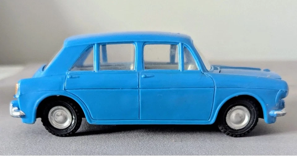 Coche Morris 1100 de plástico Hong Kong en caja azul Foto 2 de 4