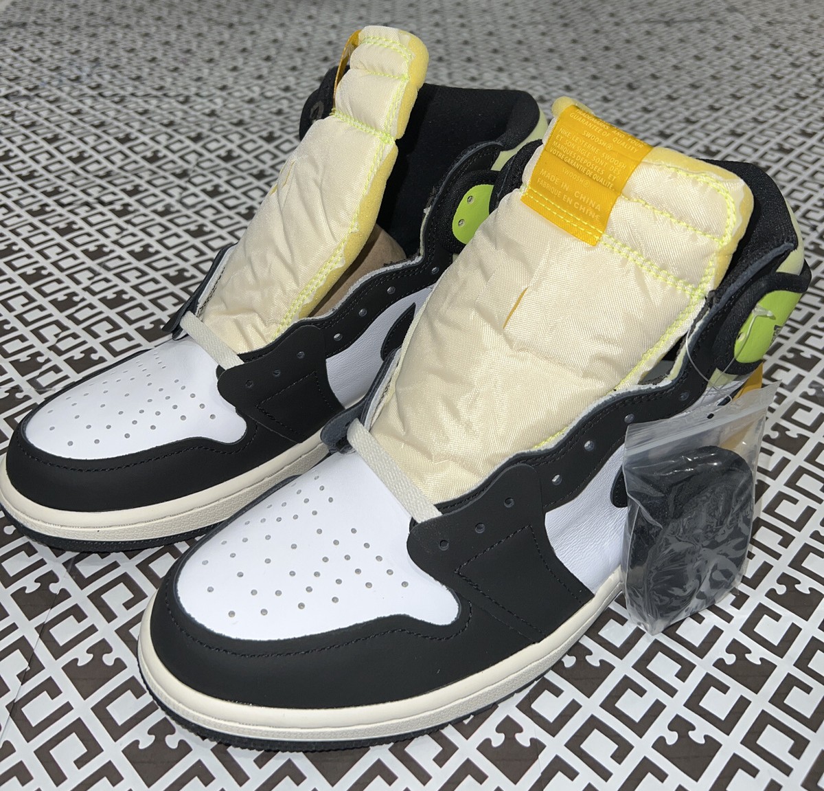Nike Air Jordan 1 Retro High OG White/Black/Volt Men