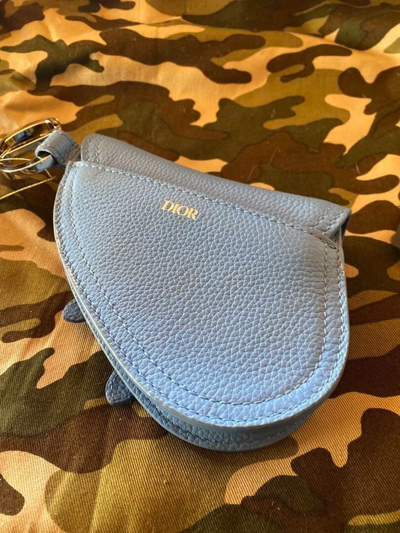 Pochette selle Christian Dior avec porte clé femme cuir bleu ”non utilisée neuve”