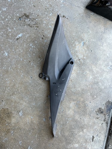2005-2006 Honda CBR 600 CBR600 CBR600RR Right Seat Tank Trim Panel - Picture 2 of 3