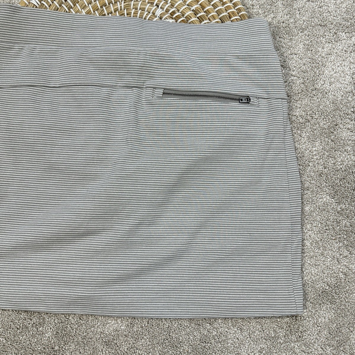 CONFORTABLE ! Jupe athlétique Athleta MED Metro noire poches zippées