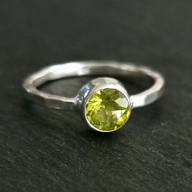 Anillo de peridoto, anillo apilable de plata 925, anillo solitario, anillo...