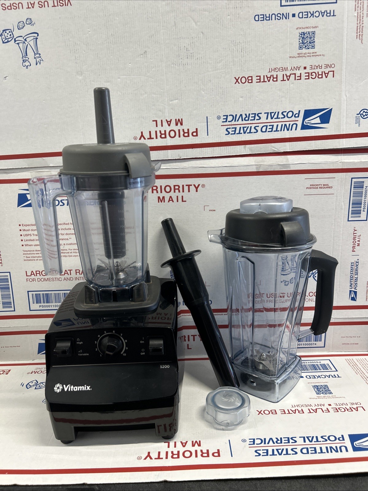 Vitamix 5200 Black 64 oz Container  With 32 oz Dry Grains Co