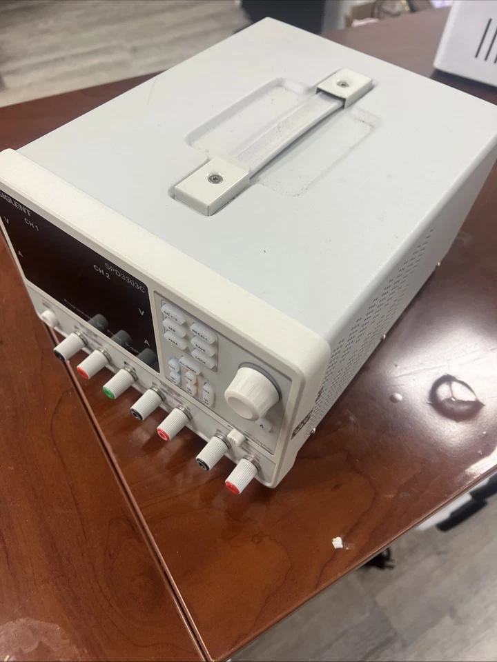 Fonte de alimentação DC Siglent Technologies SPD3303C - Imagem 3 de 3