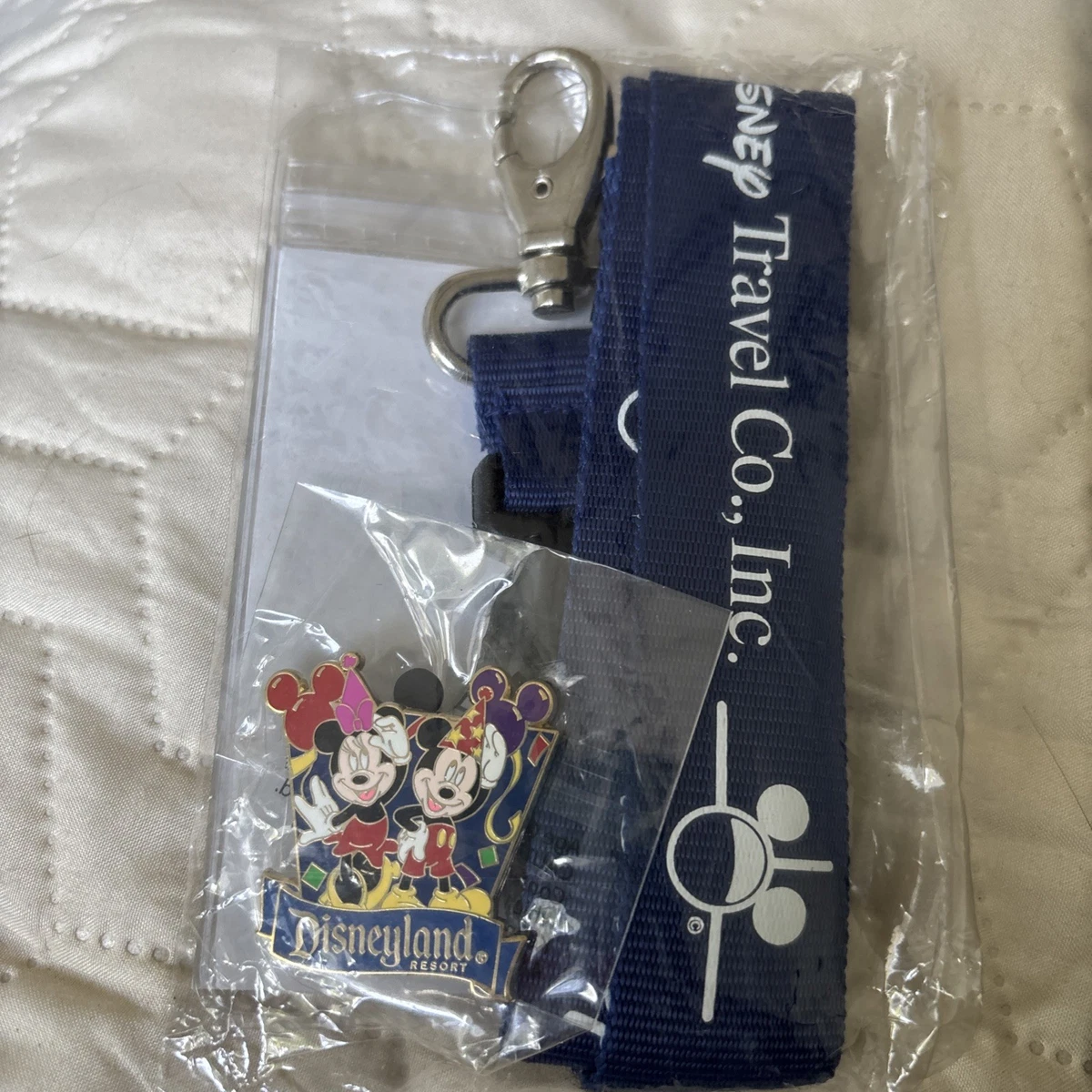 2016 Contemporary Disney Pins, Patches & Buttons (1968-Now) for
