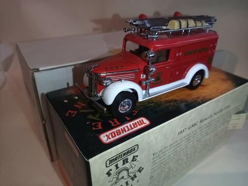 Matchbox Models of Yesteryear YFE10 - 1937 GMC Rescue Squad Van - Picture 4 of 8