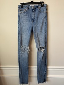 Zara Distressed Jeans Size 10 Women’s ￼