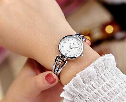 Damen Armbanduhr Elegant mit Kristallsteinen Klassisch Quarz Silber Damenuhr Uhr - 第 3/10 張圖片