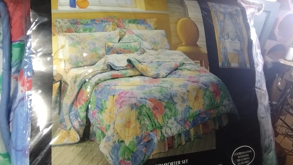 Vintage Andre Richard Springmaid King Size Floral Comforter,new! - Image 2 of 4