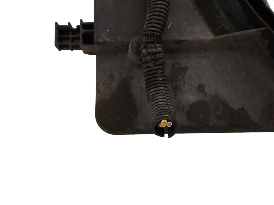 2005-2007 Chevrolet Cobalt 2.2L Engine Cooling Fan Assembly Used OEM 19417092 - Imagem 4 de 4