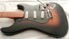 Squier 40th Anniversary Vintage Edition Stratocaster 2022 Satin Wide Sunburst