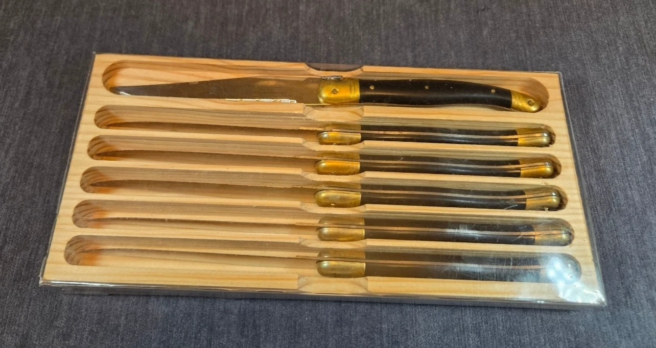 Vintage Set of 6, La Guile Sabatier "The Bee" Stainless Steel Serrated Knives
Opens in a new window