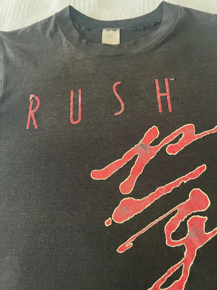 Camiseta Rara Vintage 1984 Rush Concert “Grace Under Fire”, Grande (L) - Imagem 3 de 4