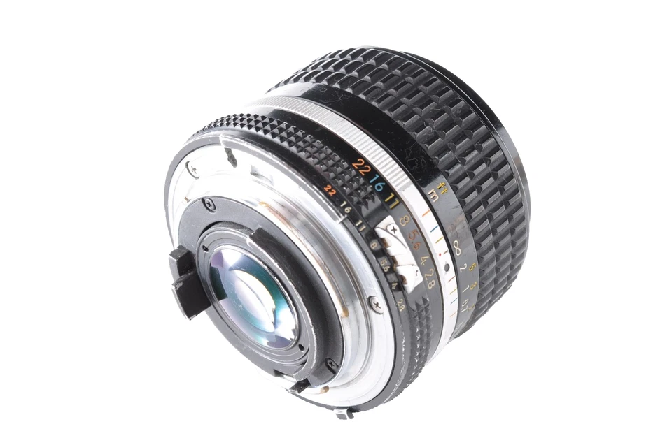 🎦 Lente gran angular Nikon Ai-s Nikkor 24 mm F/2,8 MF para montaje F de... - Imagen 4 de 4