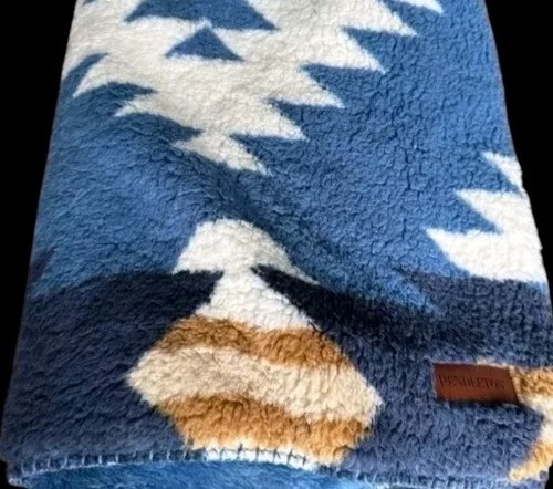 PENDLETON Plush Sherpa Fleece Aztec Southwest Boho Throw BLANKET 50x70 Blue Tan - Picture 3 of 6
