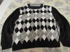 Child Size M 5/6 Claiborne Black  White Argyle Sweater