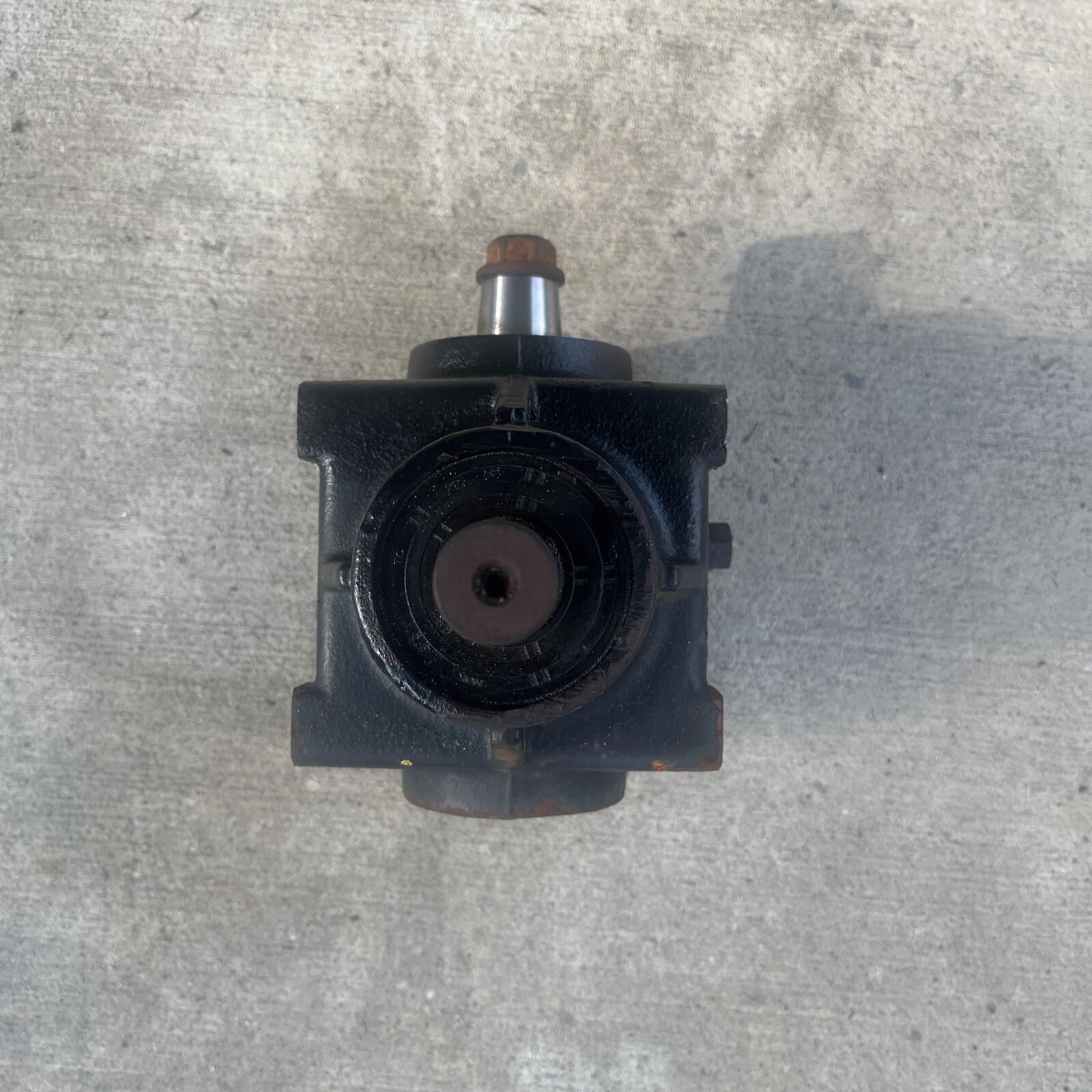 JOHN DEERE 425 445 455 48" 54" 60" Mower Deck Gear Box AM143310 DE19086