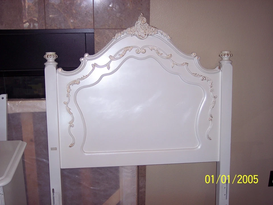 Princess Girl Twin Wood Bedroom Furniture 5 pcs Set Cream Color - Image 2 of 4