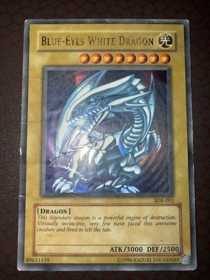Yu-Gi-Oh! Blue-Eyes White Dragon -SDK-001- Ultra Rare- Unlimited DAMAGED!
