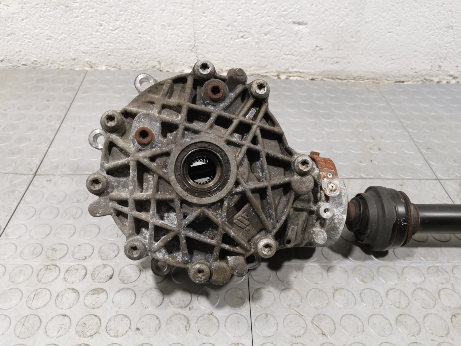 Maserati Levante 3.0 AWD 2017 Front Differential Axle Carrier Propeller Shaft