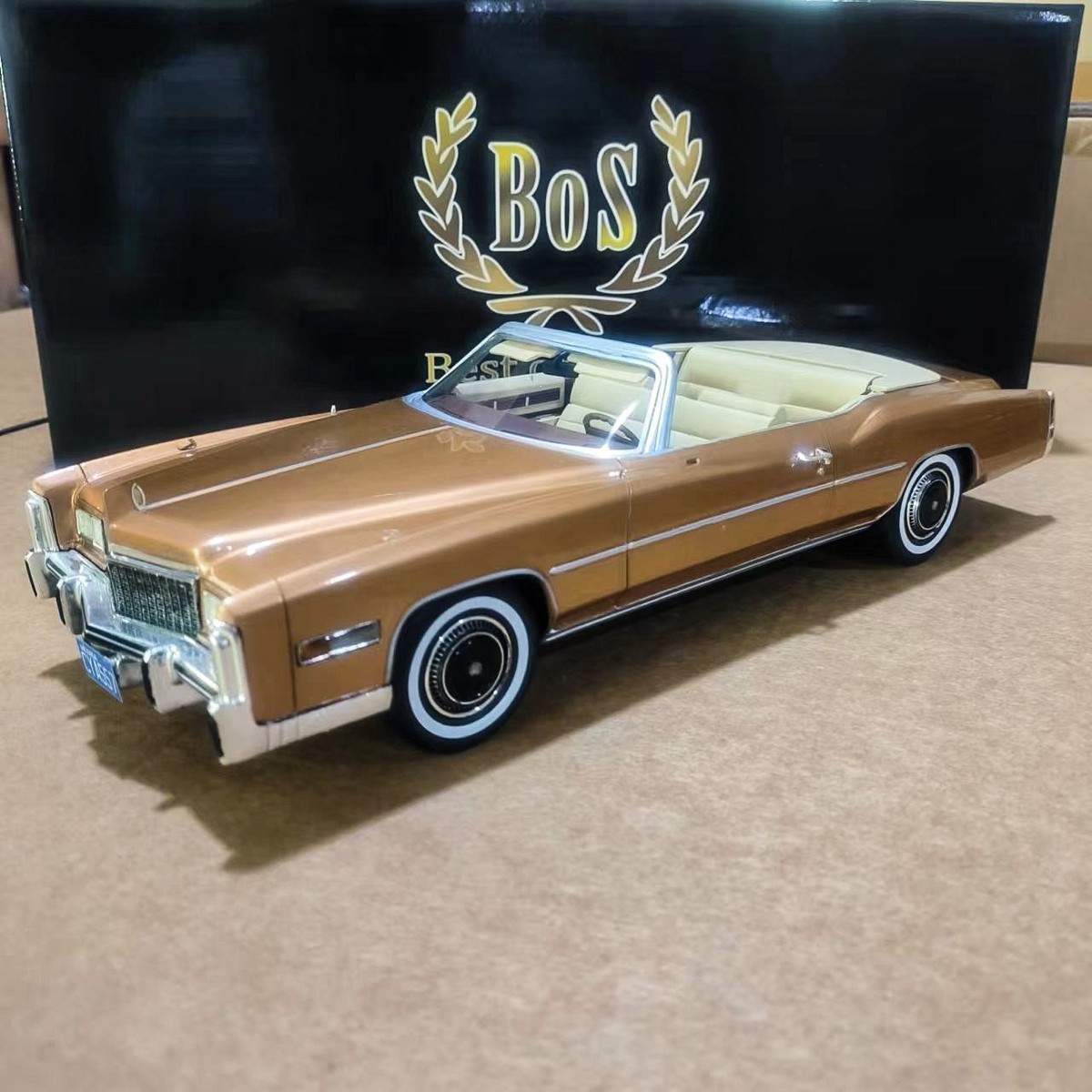 Bos 1/18 1976 Cadillac Eldorado Convertible 1976 Bronze Metallic